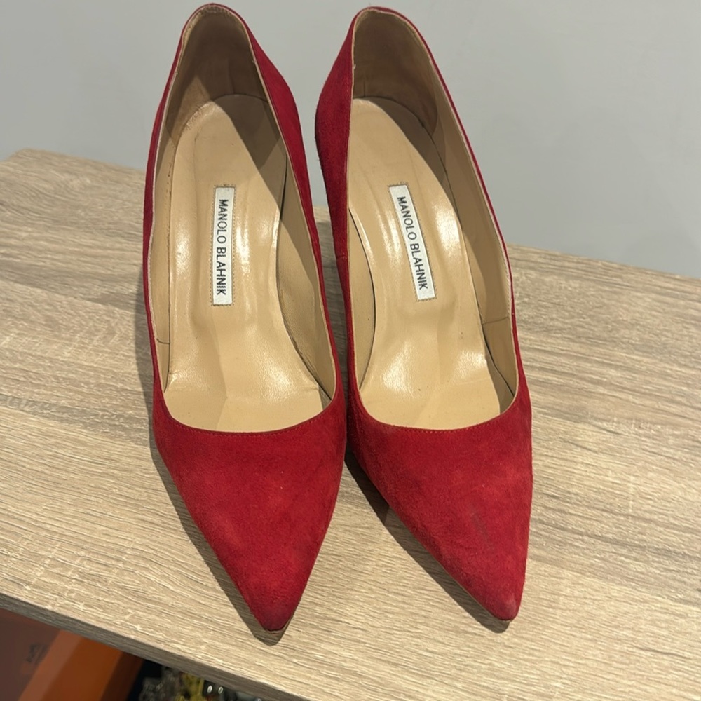 Pre-Owned authentic Manolo Blahnik BB Red Suede Pointed Toe Pumps